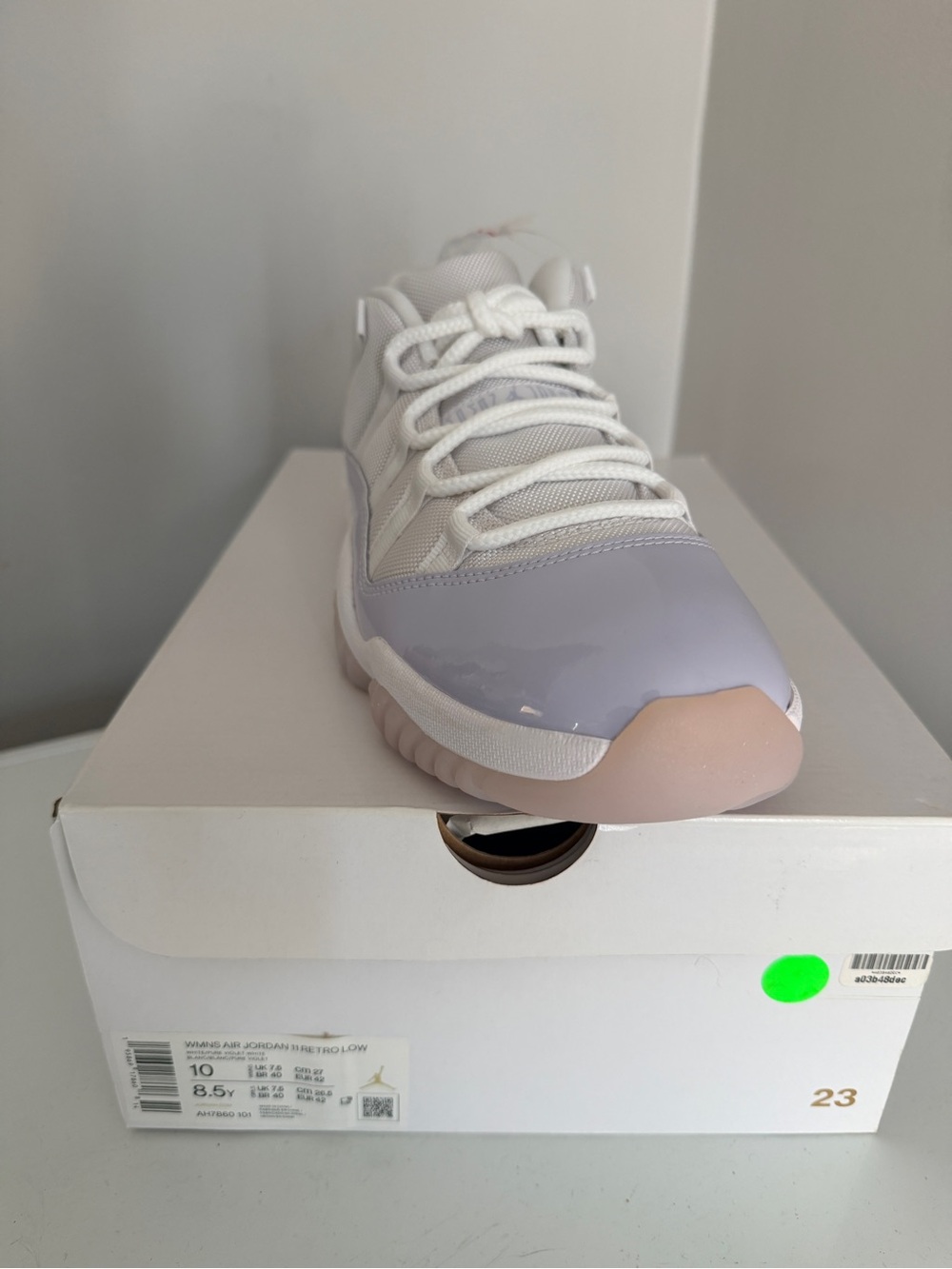 Jordan Low-Top Sneakers in White & Light Purple Patent - Picture 2 of 6
